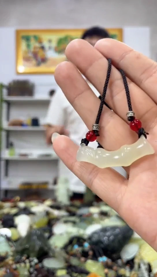 未镶嵌岫玉挂件