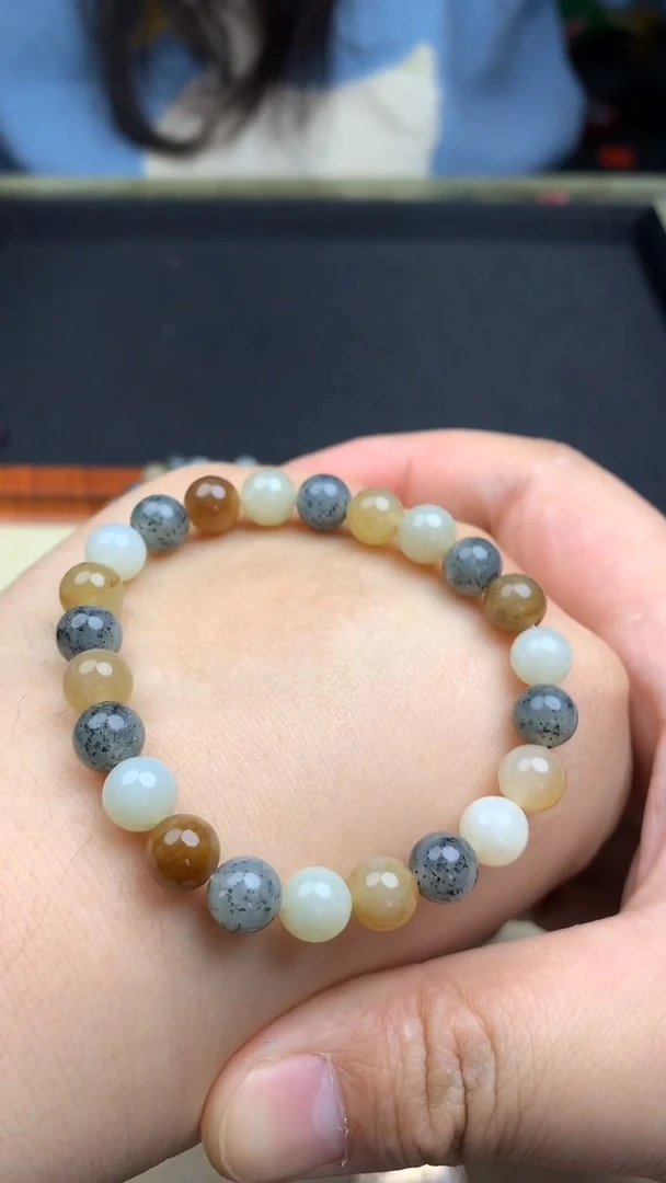 【闪购商品】和田玉颈饰未镶嵌楼兰三色手串多样性发货  发一件