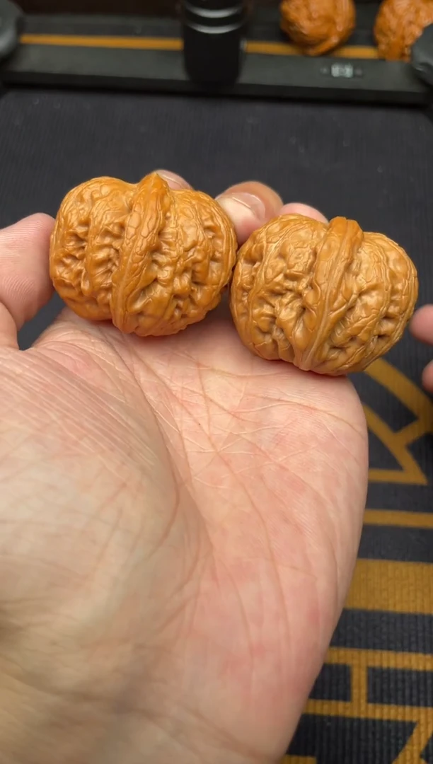 文玩核桃吊坠元宝全品40+