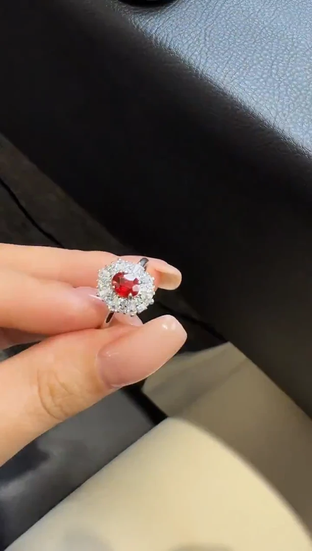 颈饰彩色蓝宝石未镶嵌100719107随机发仅一件