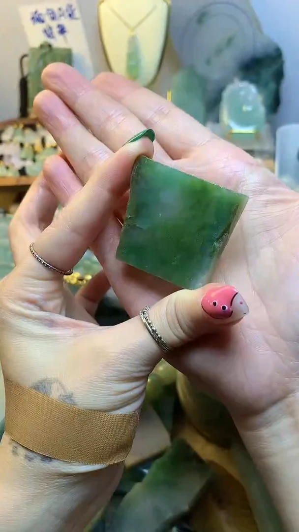 未镶嵌挂件翡翠 缅甸A货翡翠，没有运费险
