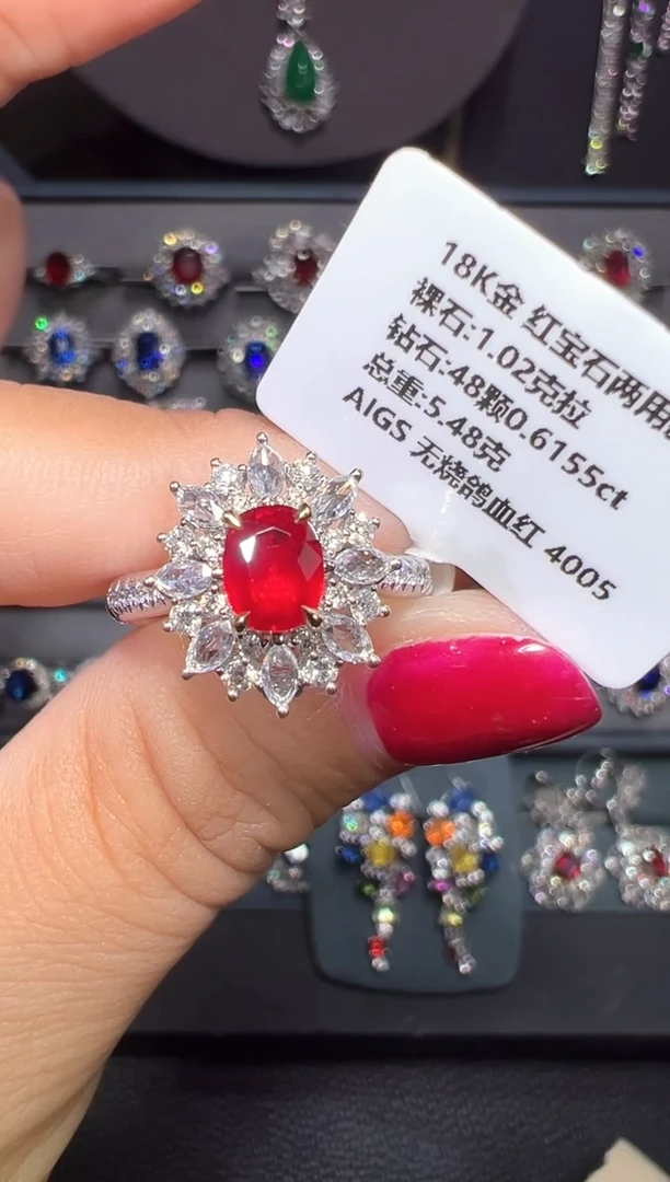 18K金镶嵌戒指红宝石