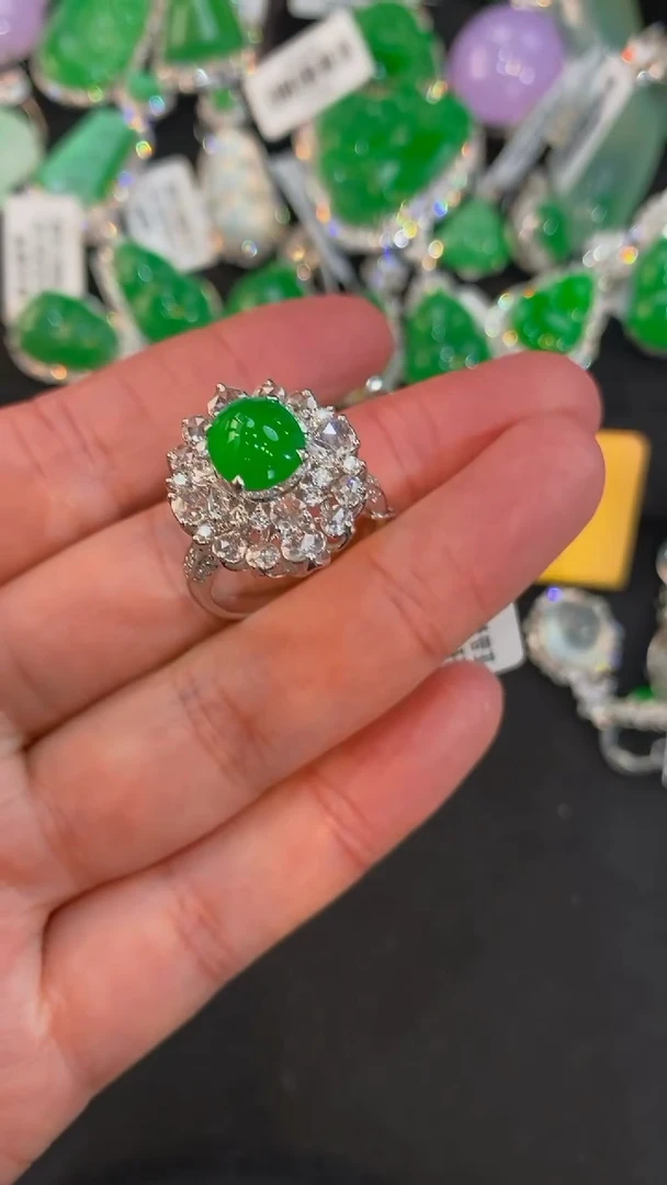 【闪购商品】翡翠颈饰未镶嵌戒指