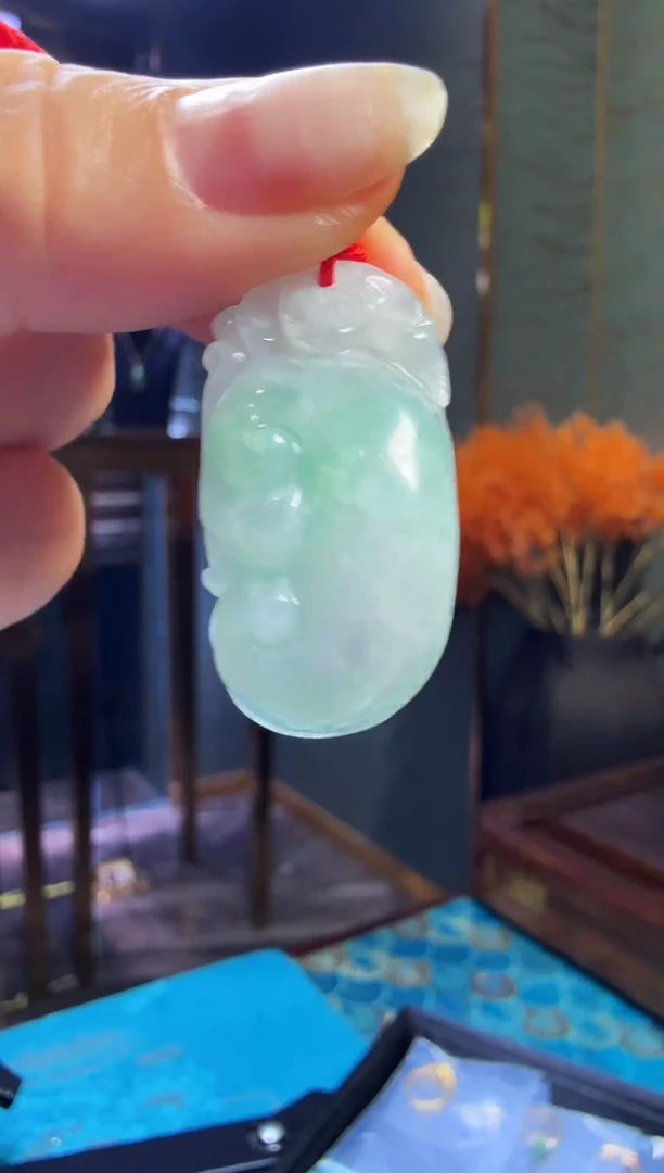 【闪购商品】翡翠颈饰未镶嵌翡翠绿如意