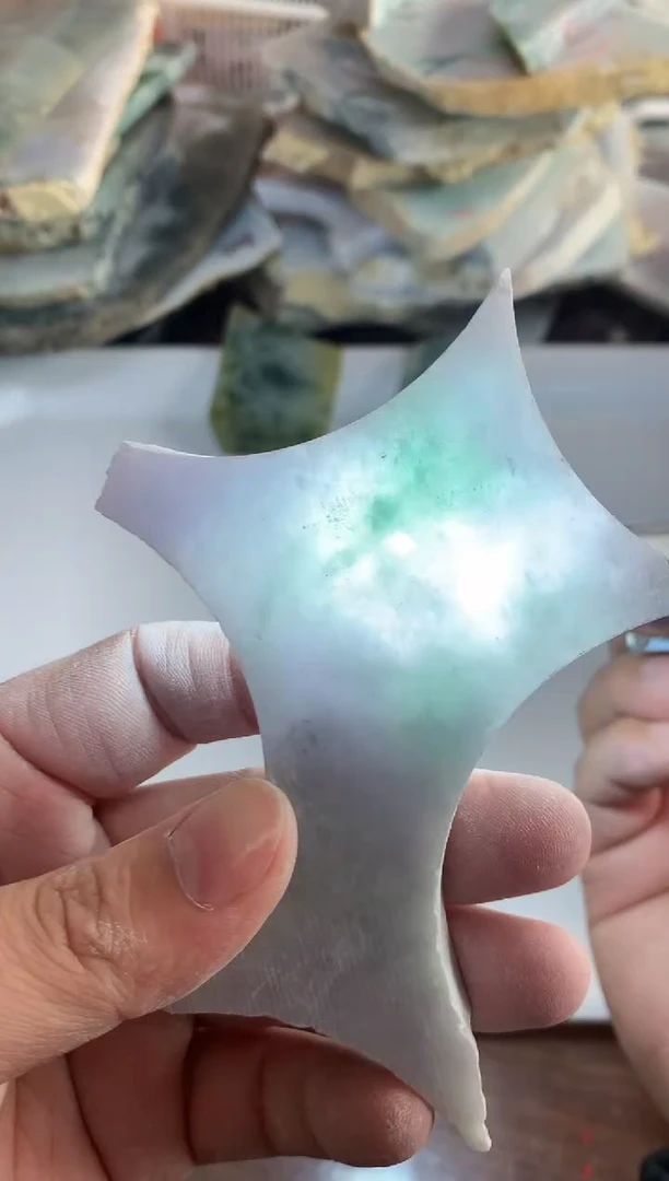 翡翠未镶嵌颈饰0东0翡翠珠宝941