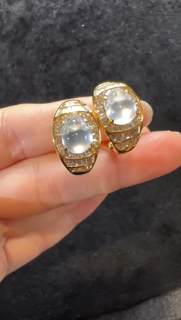 18K金镶嵌翡翠耳饰高冰玻璃种金蟾耳包