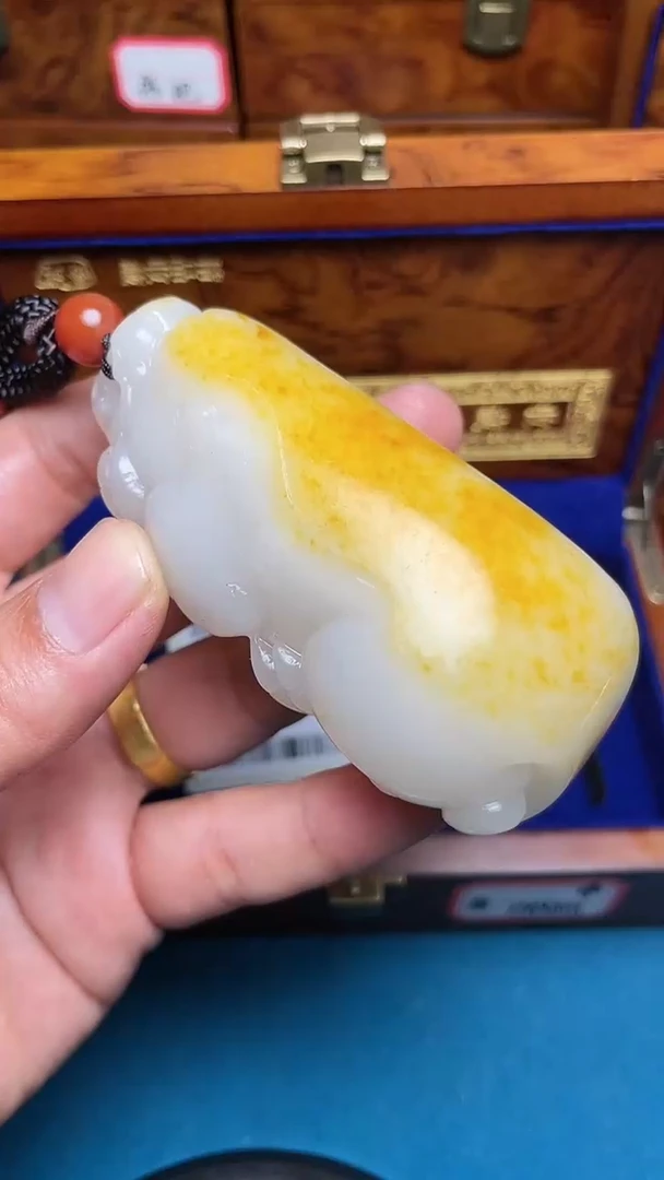 和田玉未镶嵌把件和田玉