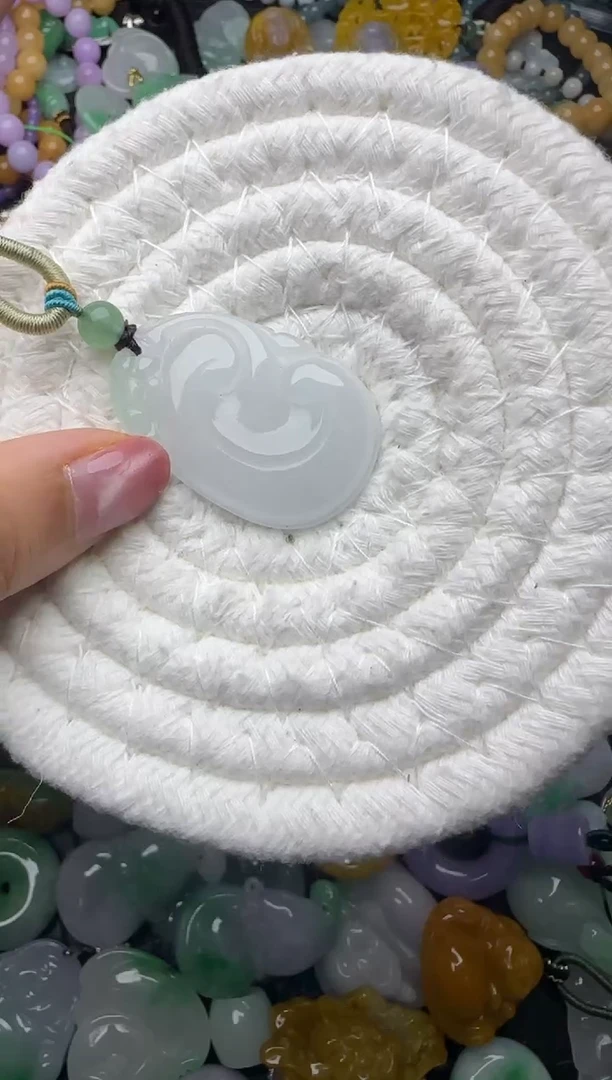 颈饰未镶嵌翡翠缅甸翡翠吊坠