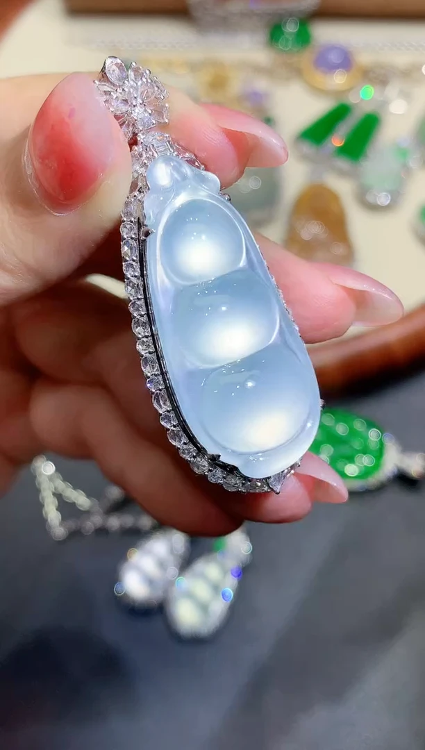 18K金镶嵌定制翡翠52团购