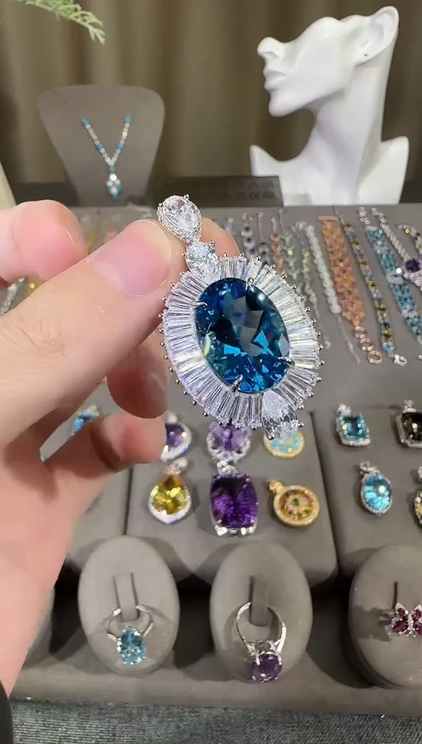 颈饰银S925镶嵌托帕石13*18mm伦敦蓝高级款