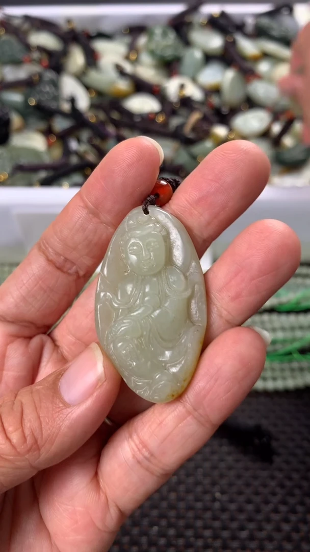【闪购商品】和田玉颈饰未镶嵌多样性发货没有证书拍一发一有瑕