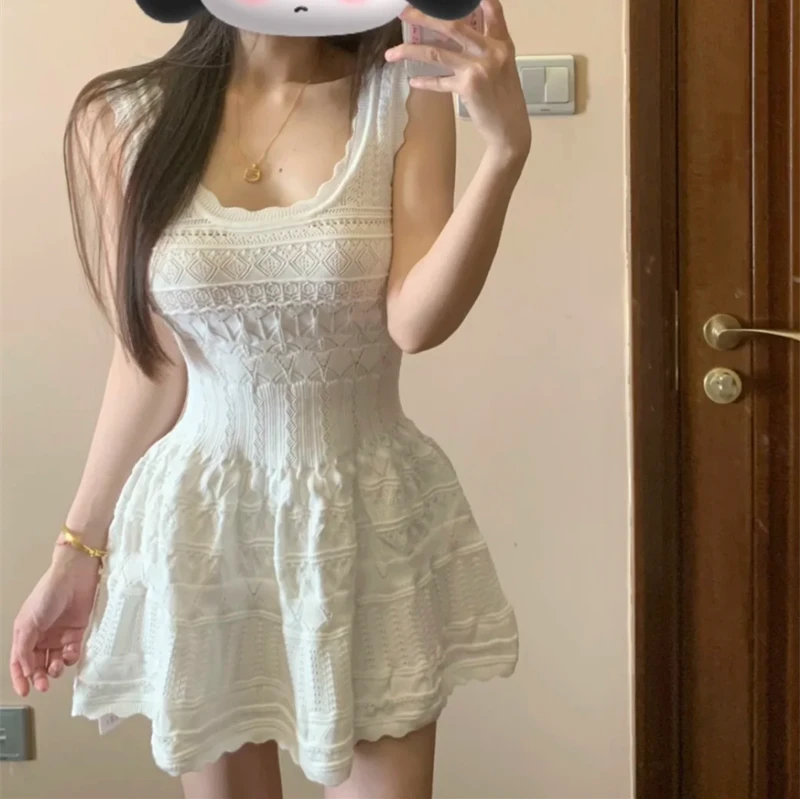 白色镂空针织吊带连衣裙女夏季背心新款小个子收腰显瘦A字裙子潮