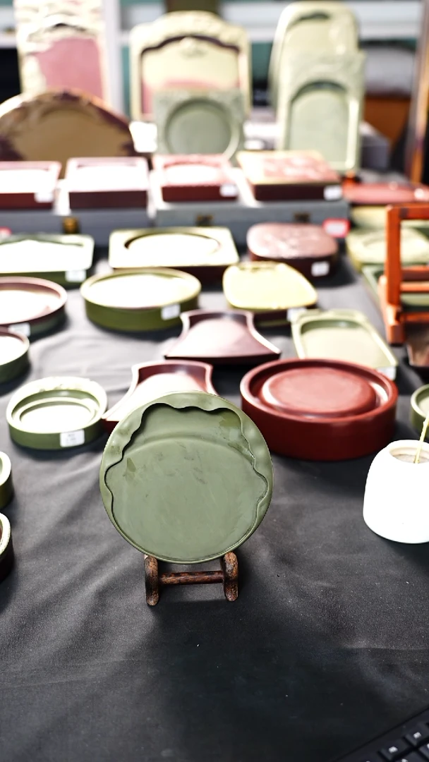 虢州南河坑老料蝉形砚