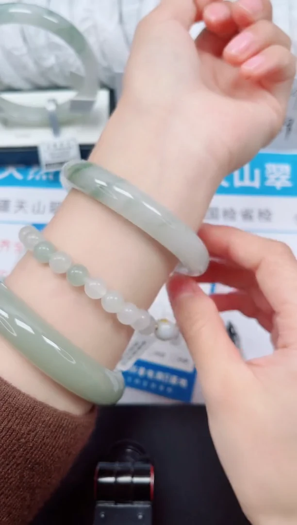 未镶嵌手镯石英质玉70-56/57