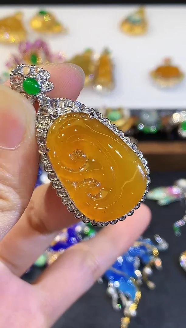 翡翠18K金镶嵌吊坠(不含链)C**oZZ多样性发其一