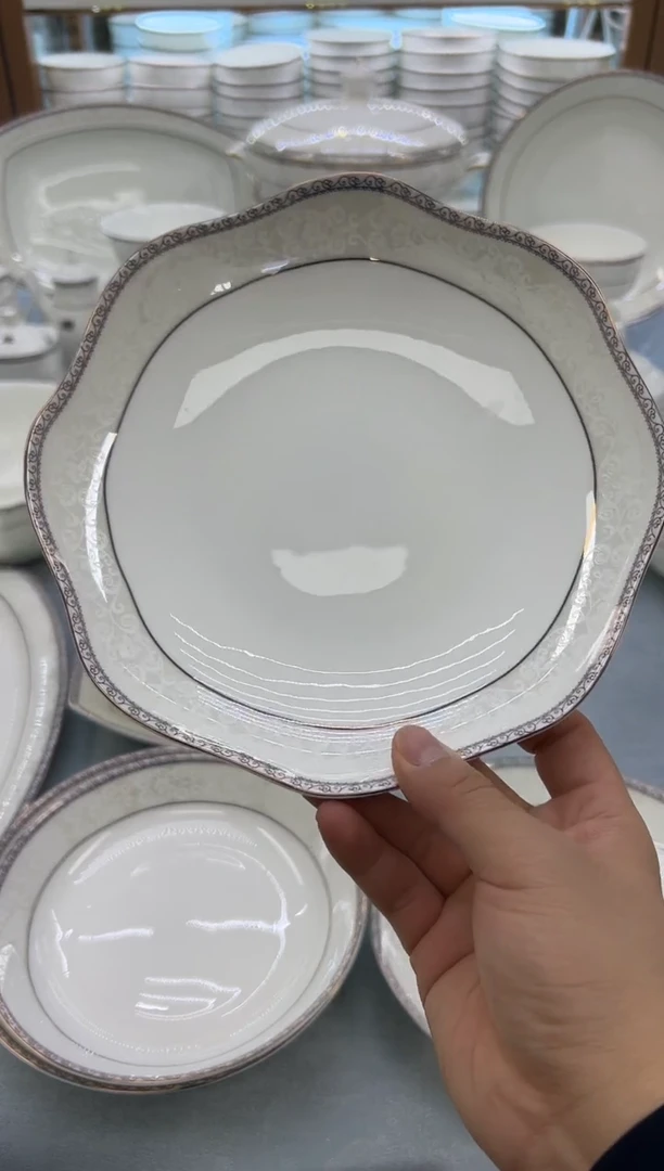 骨瓷玲珑8花2个