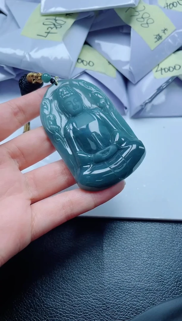 翡翠未镶嵌颈饰