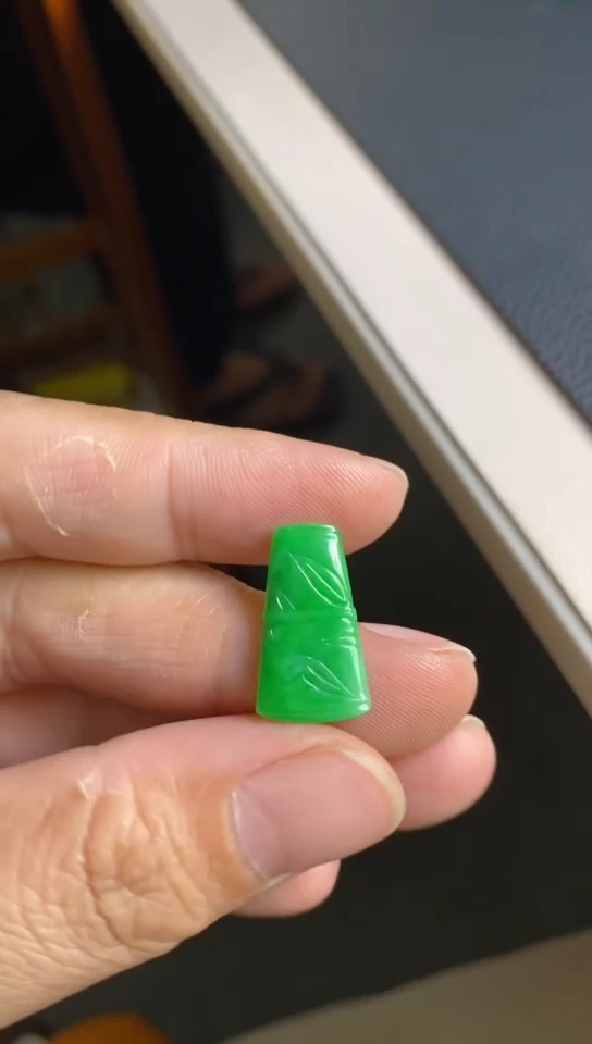 翡翠未镶嵌颈饰翡翠净货30878