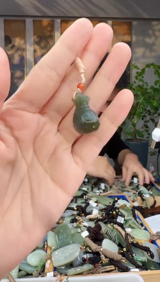 未镶嵌和田玉挂件拍一发一