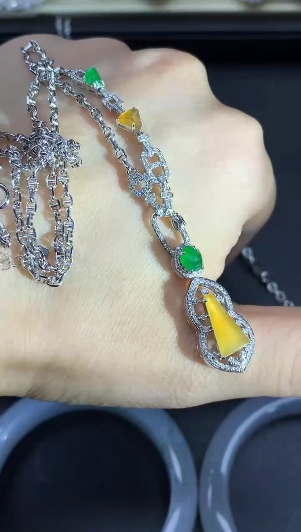 颈饰18K金镶嵌翡翠703-中国好珍宝