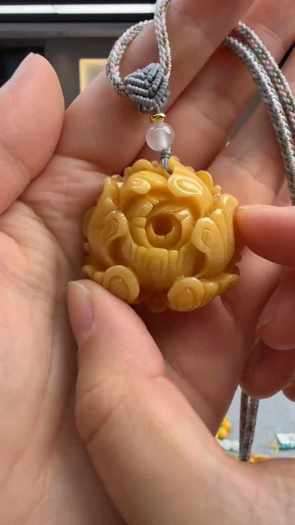 琥珀颈饰未镶嵌133秒拍号 假一罚三