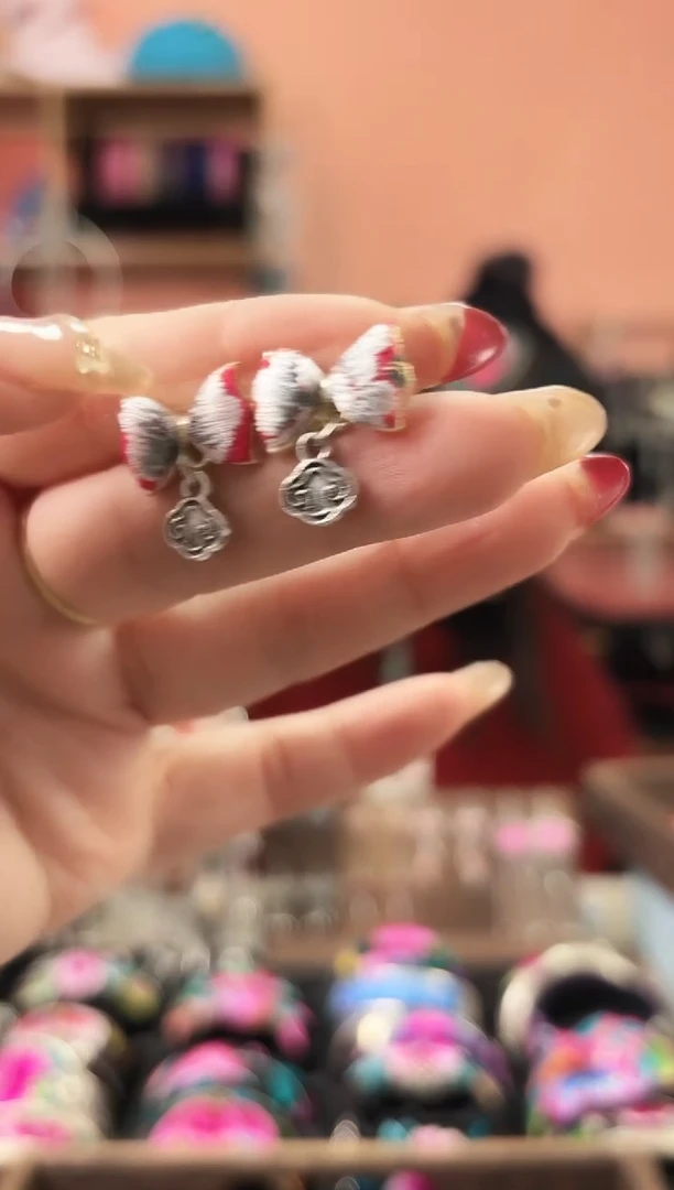 织绣艺枝独绣手工饰品174