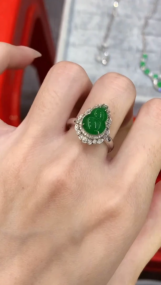 18K金镶嵌戒指翡翠SY多样性发其一