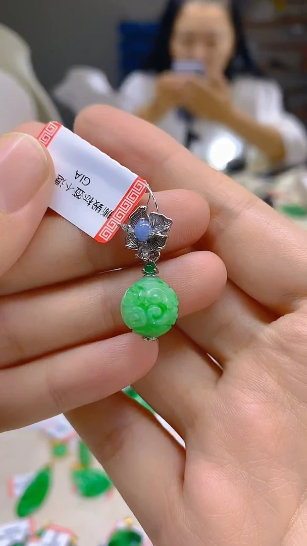 翡翠未镶嵌颈饰新号开播 全场乱卖