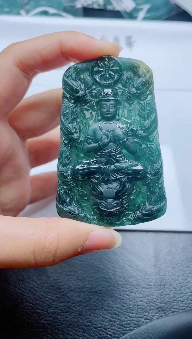 翡翠未镶嵌颈饰