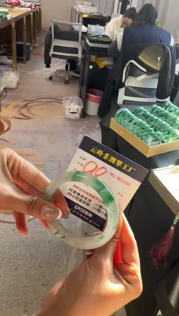 未镶嵌手镯石英质玉口径58.9-12.3-9.4