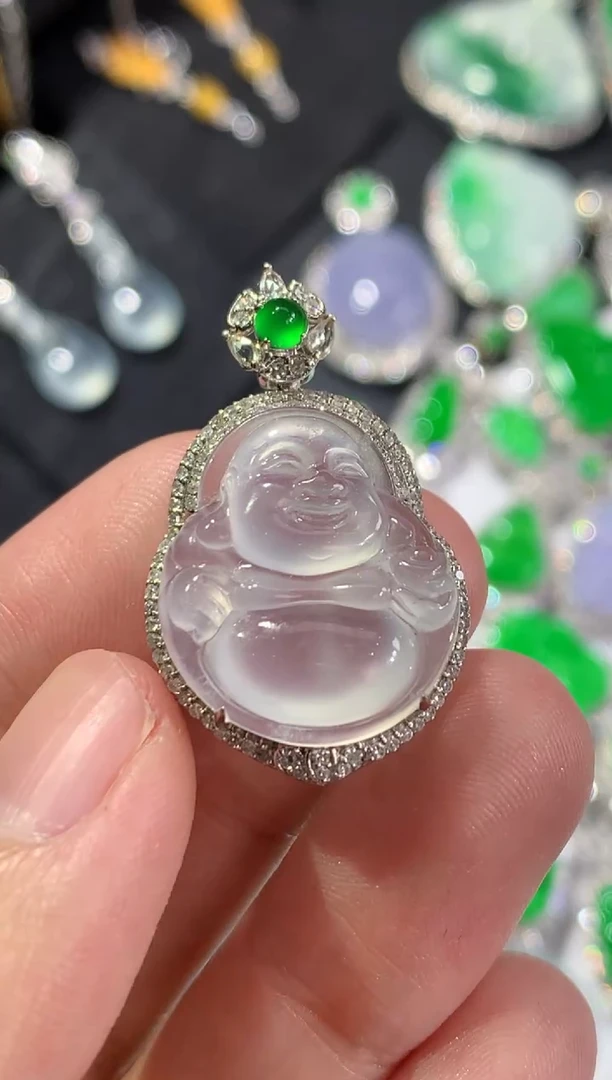 颈饰18K金镶嵌翡翠逍遥佛