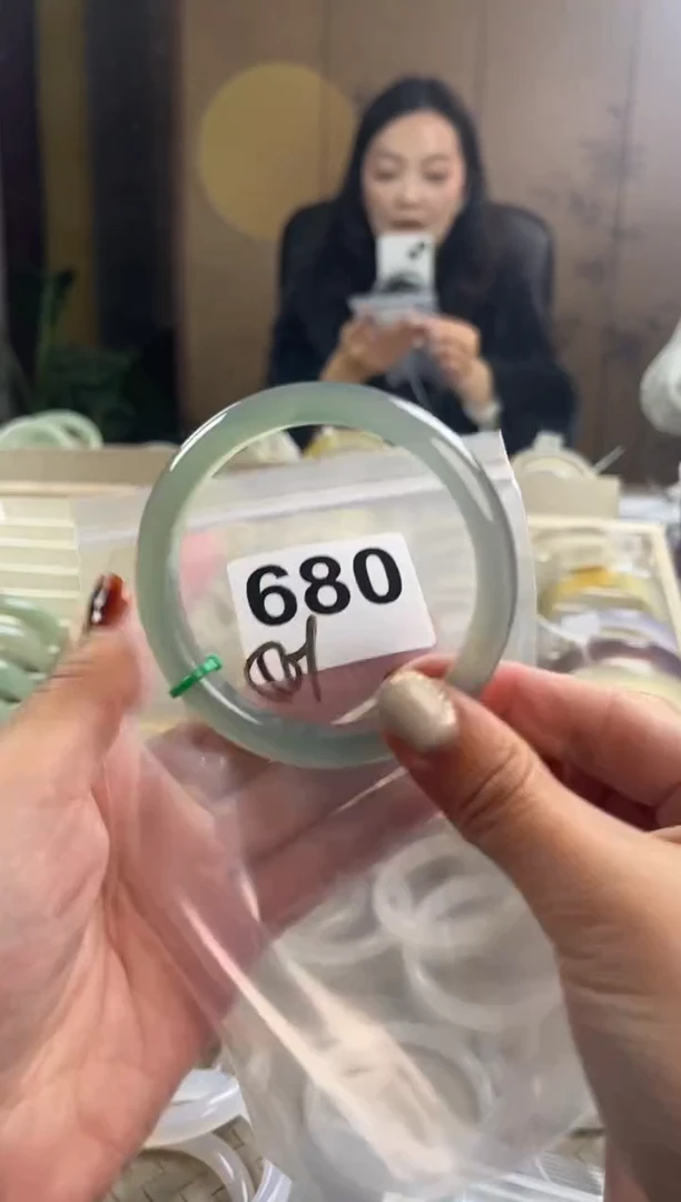 手镯玛瑙/玉髓未镶嵌680