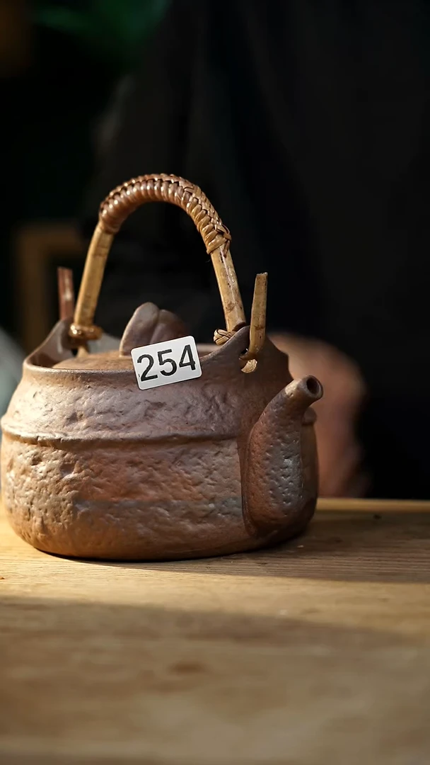 瓷片设计师手作！！落单设计师系列！！老岩泥煮茶壶