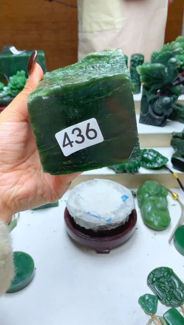 未镶嵌和田玉摆件1