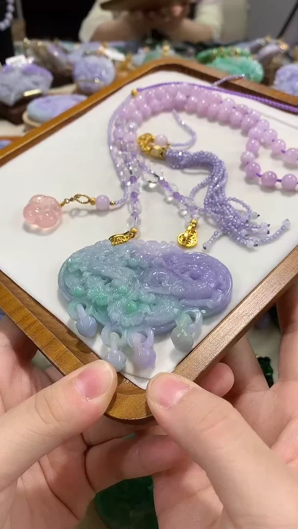 颈饰未镶嵌翡翠吊坠