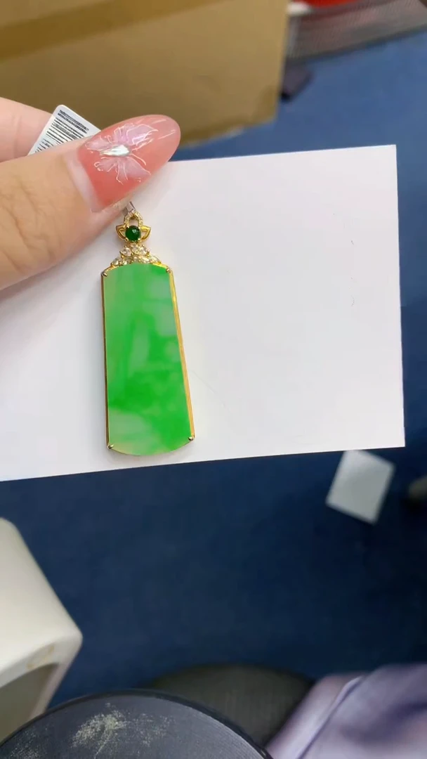 颈饰未镶嵌翡翠1