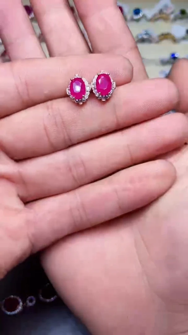 【闪购商品】红宝石耳饰银S925镶嵌..........