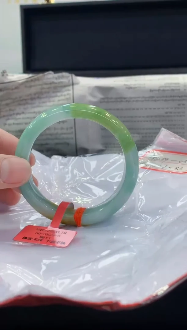 未镶嵌手镯翡翠翡翠手镯