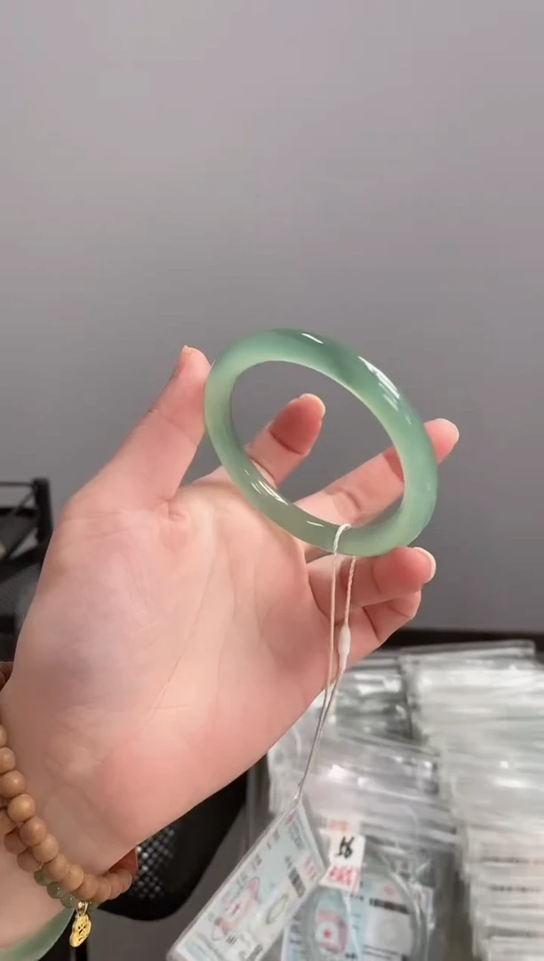 手镯玛瑙/玉髓未镶嵌56圈卡8