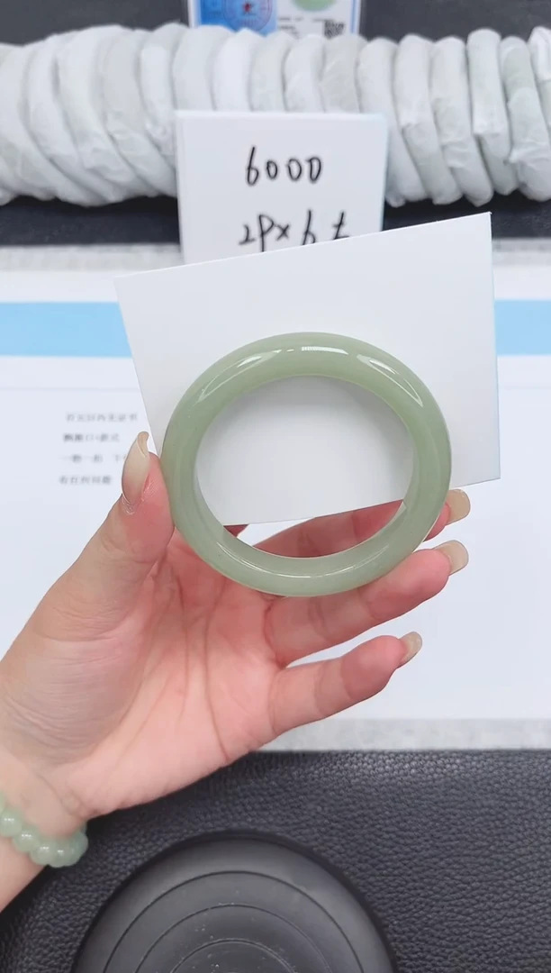 未镶嵌手镯石英质玉135-56.5