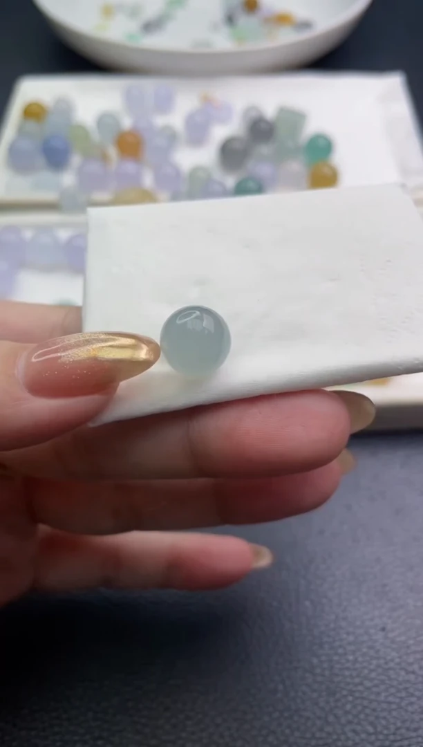 未镶嵌定制翡翠V****?珠子