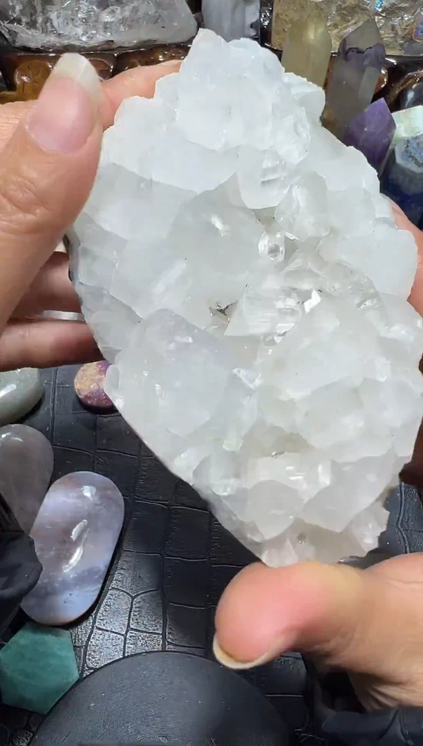 水晶摆件未镶嵌111