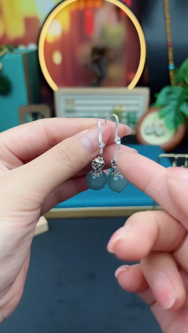 石英质玉（天山翠）未镶嵌耳饰435000