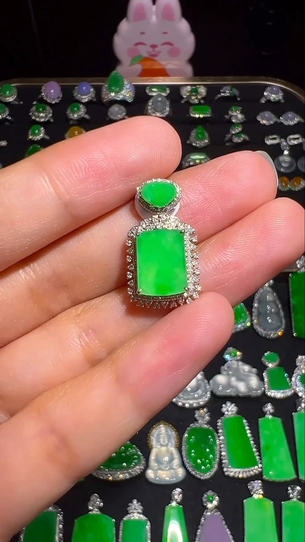 吊坠(不含链)18K金镶嵌翡翠吊坠