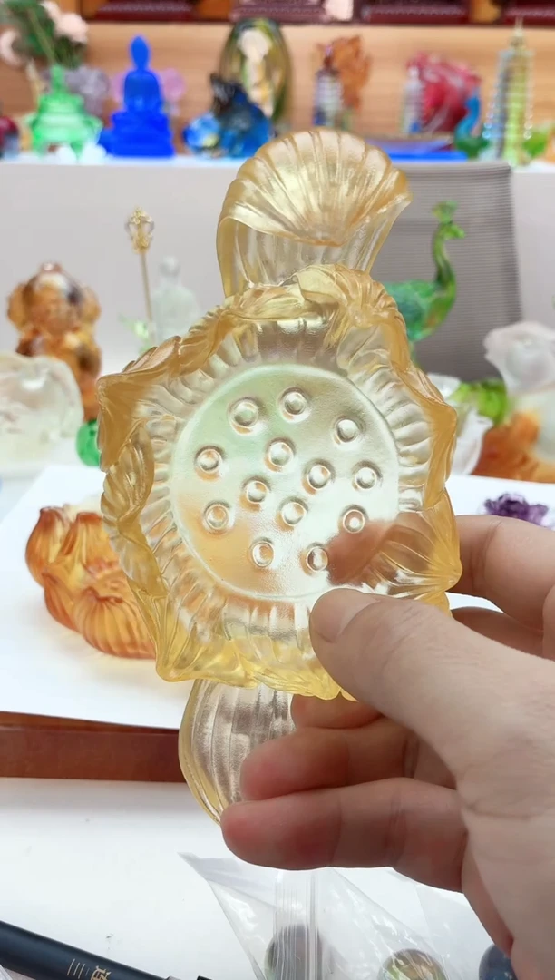 手工艺品琉璃皮****～琥珀色花开见佛底座12公分