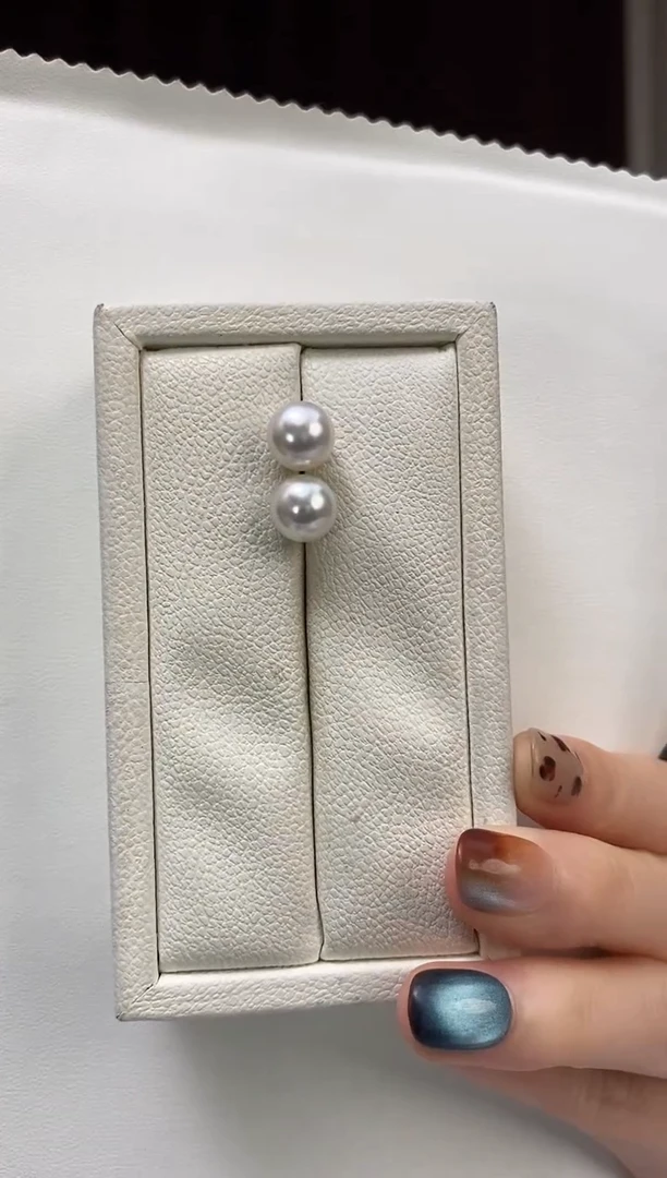 18K金镶嵌耳饰海水珍珠9-10澳白珍珠耳饰