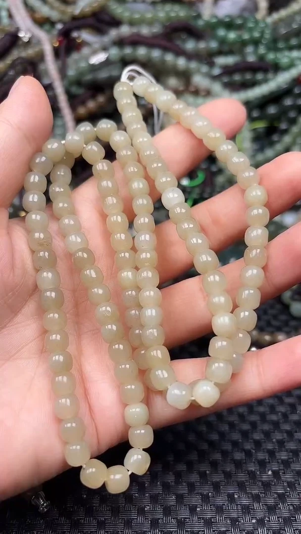 和田玉未镶嵌颈饰1