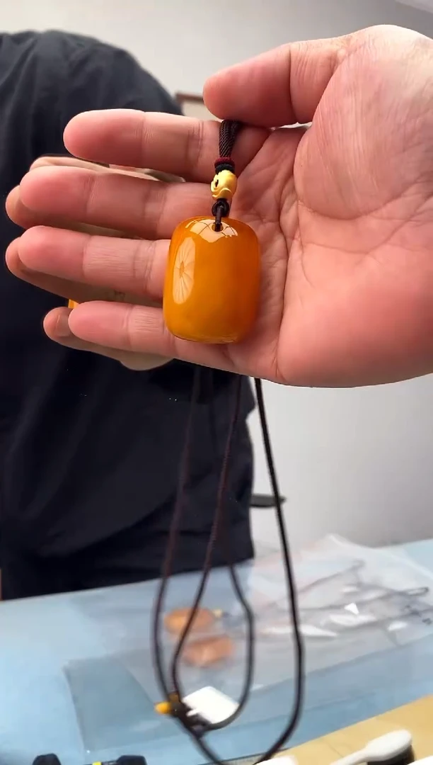 蜜蜡未镶嵌珠宝奇石假一罚十，发一件013
