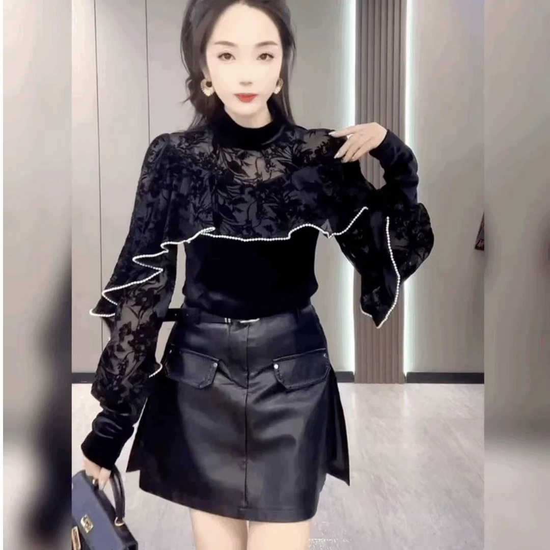 长袖荷叶边T恤衫蕾丝植绒拼丝绒打底衫女高领钉珠小香风斗篷上衣