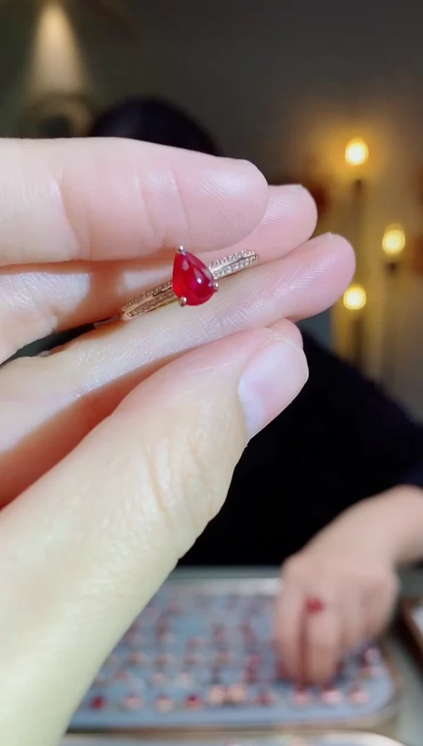 银S925镶嵌手饰红宝石手饰